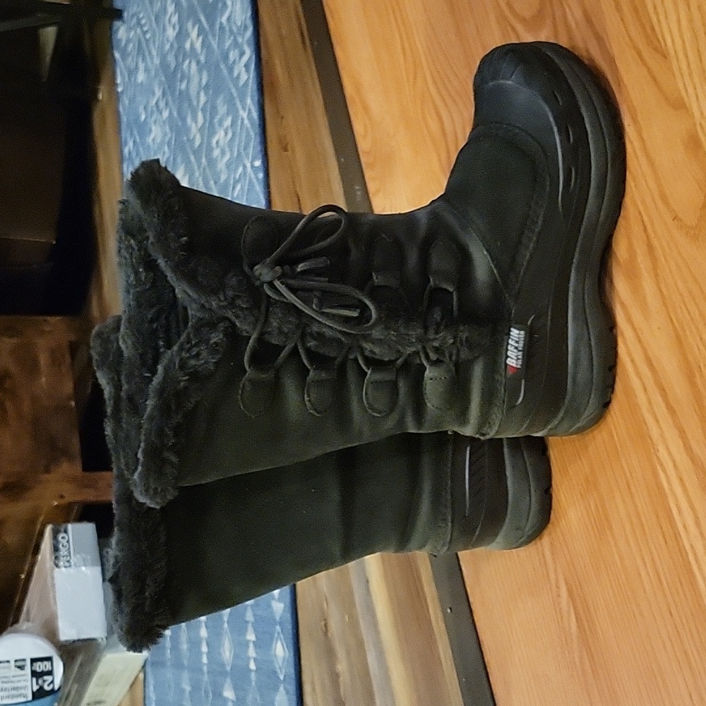 Baffin Candy Insulated Winter Boots - Adorable - size 6